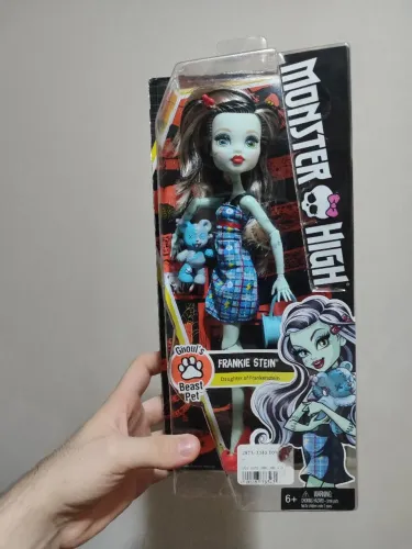Boneca Frankie Stein - Monster High Ghoul's Beast Pet