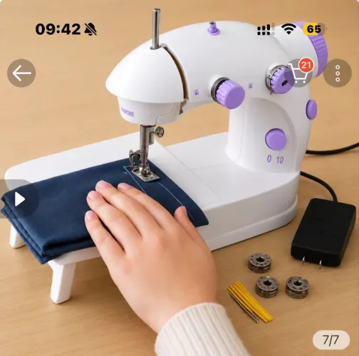 Máquina de costura com suporte 