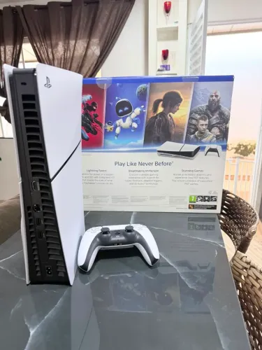 VENDO PS5 slim digital e disco novo na caixa