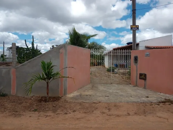 Vendo casa no povoado bom jardim com terreno de 30x40. - Serrinha/Ba