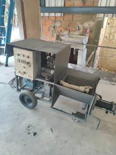 Máquina de Projeção de Reboco