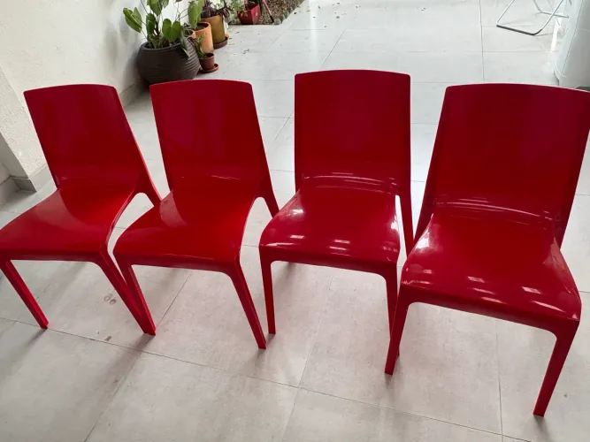 Cadeiras Vermelhas - R$ 45 cada