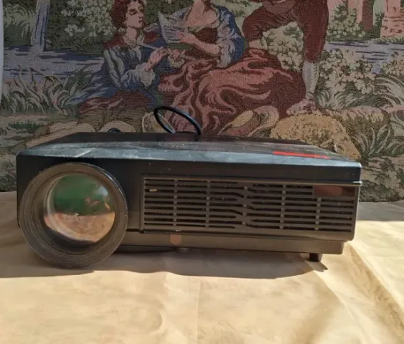 Projetor Tomate Home Cinema MPR-2002, sem teste 