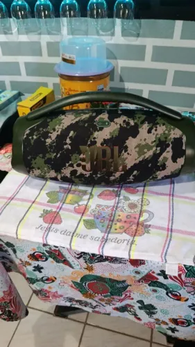 JBL bombox 