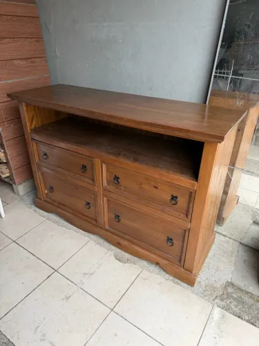 Cômoda 4 gavetas pinos