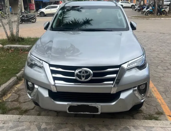 Toyota Hilux SW4 SRX 4X4 2.8 TDI 16V Dies. Aut. 2017