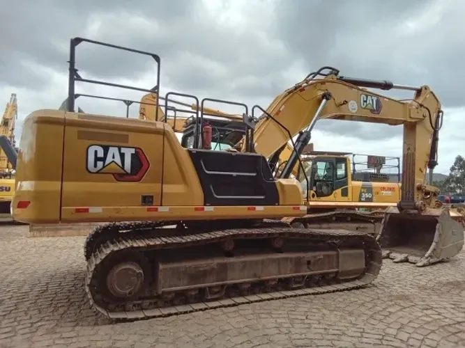 Escavadeira Caterpillar 336 - 2021
