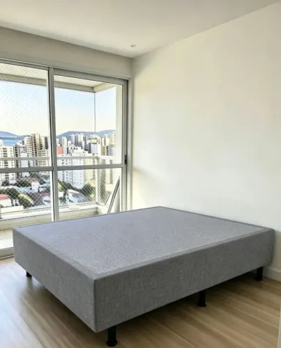 Cama box base casal semi Nova.Entrego
