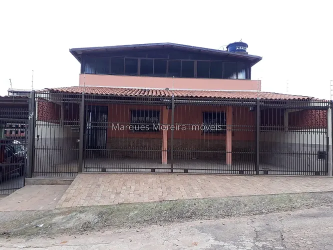 Excelente casa de 3 quartos no bairro Quintas das Avenidas!