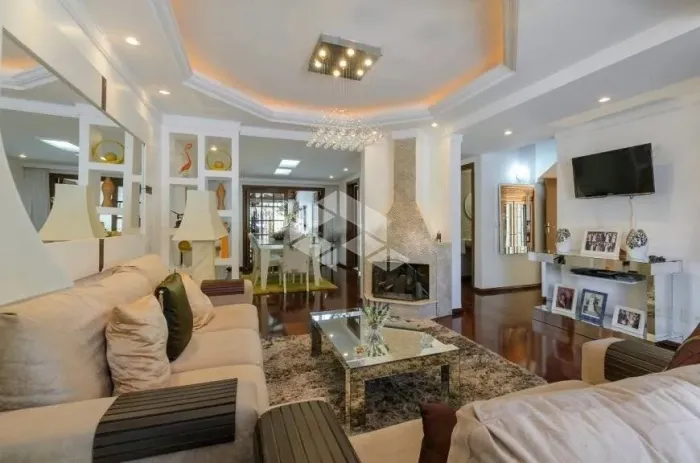 Casa com 4 quartos, suíte master, 356,94 m² privativos, 5 vagas veículos para venda em Ipa
