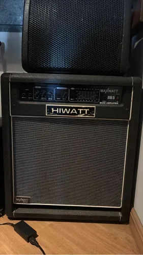 Cubo Amplificador Baixo Hiwatt Maxwatt B100 15