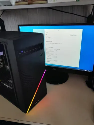 PC I5 de 8ª geração com 16 gb de memória.