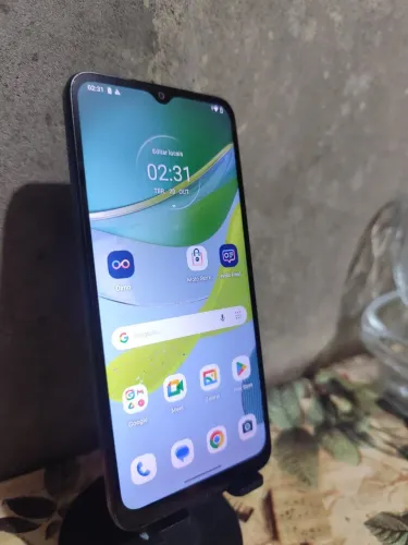 Motorola Moto e13 (usado)