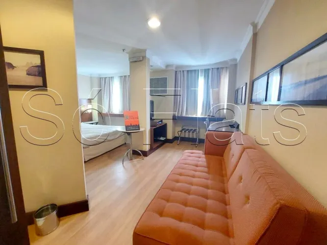 International Plaza com 1 dormitório com copa, sala, quarto com suíte nos Jardins.