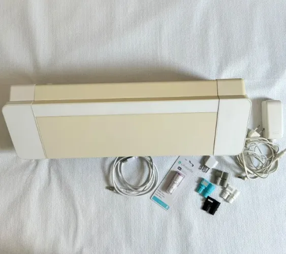 Combo Silhouette Cameo 4 Branca + Lâmina Nova Lacrada + Lote Grande de Papéis