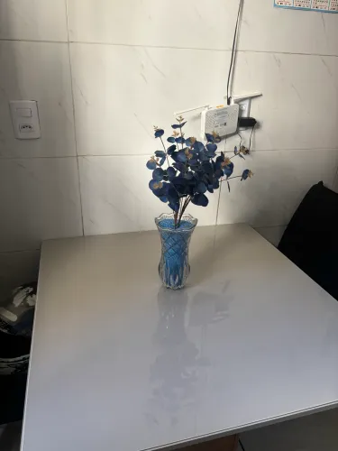 Mesa com 4 cadeiras