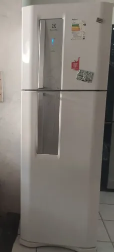 Vende-se geladeira Eletrolux 