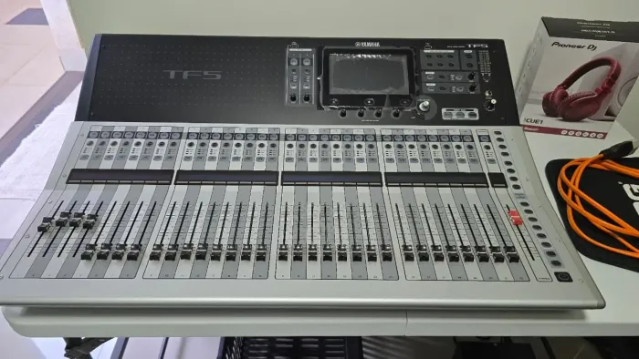 Mesa de Som Digital Yamaha TF5. 