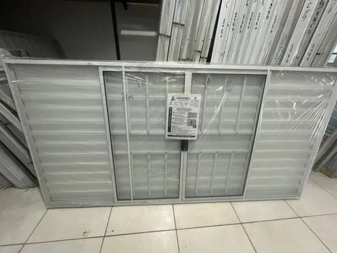 JANELA DE ALUMÍNIO BRANCA 6 FOLHAS - COM GRADE - A PARTIR DE R$770