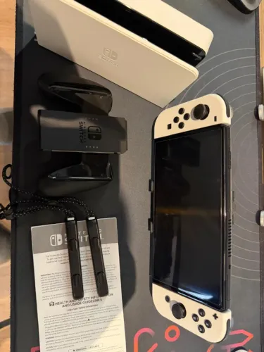 Nintendo Switch OLED Completo + Acessórios ? Excelente estado