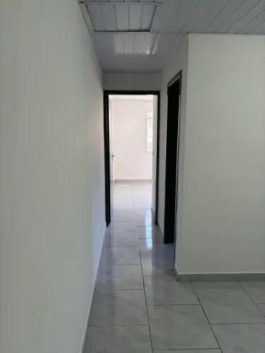 Aluga se casa ao lado do terminal do Pinheirinho 