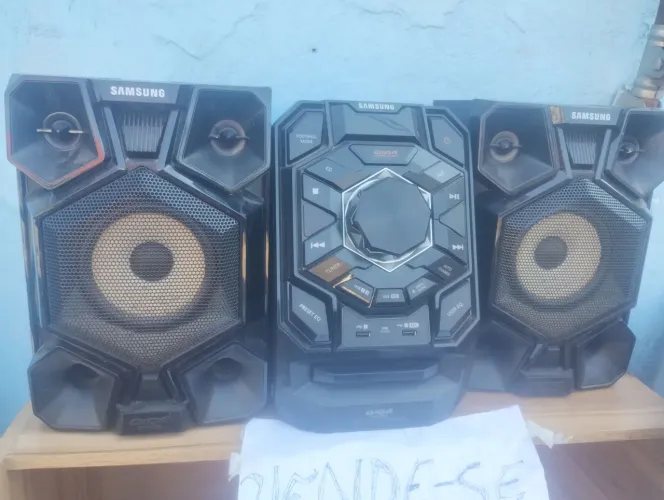 Aparelho de som Samsung funcionando normal 