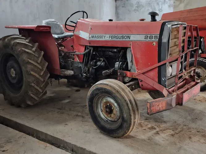 Trator Massey Ferguson 265 ano 80