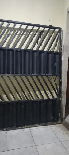 Portão galvanizado bem reforçado