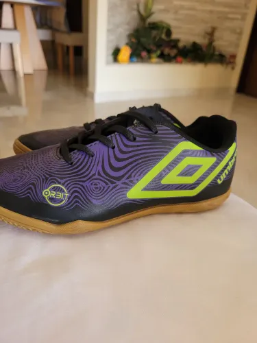 Chuteira Umbro