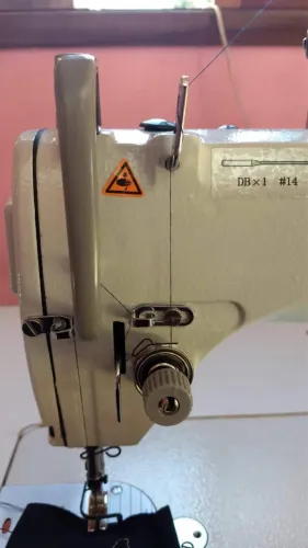 Máquina de costura industrial LANMAX -SEMINOVA