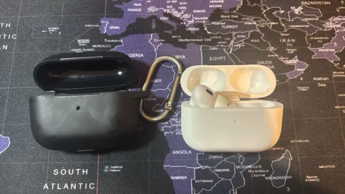 AirPods Pro 2 (USB-C) - Apenas Lado Esquerdo + Estojo | Com AppleCare+