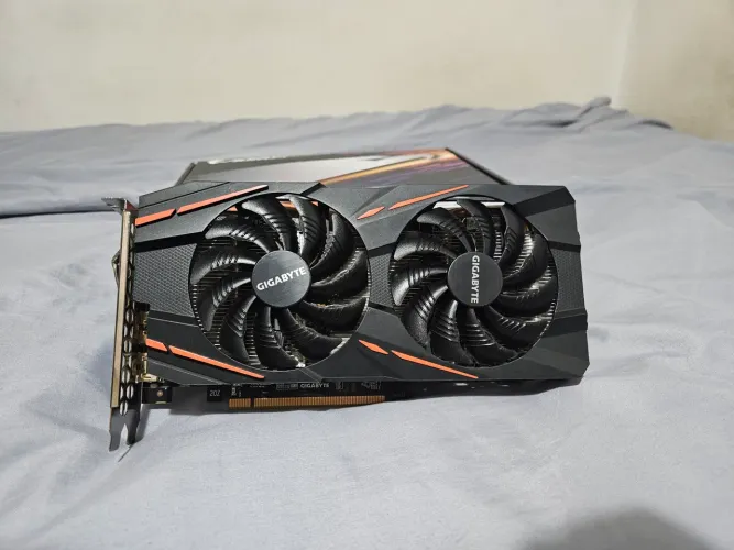 RX 590 GIGABYTE