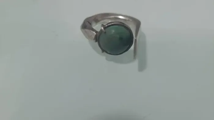Anel em prata 950 com pedra em Jade verde aro 16