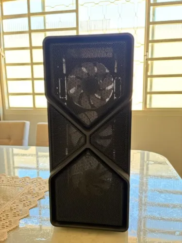 Gabinete Redragon Superion + 4 Ventoinhas (3 RGB com Hub) SOMENTE VENDA