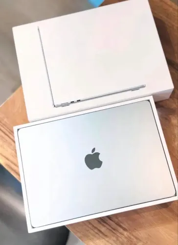 Macbook Air M4 Sky Blue