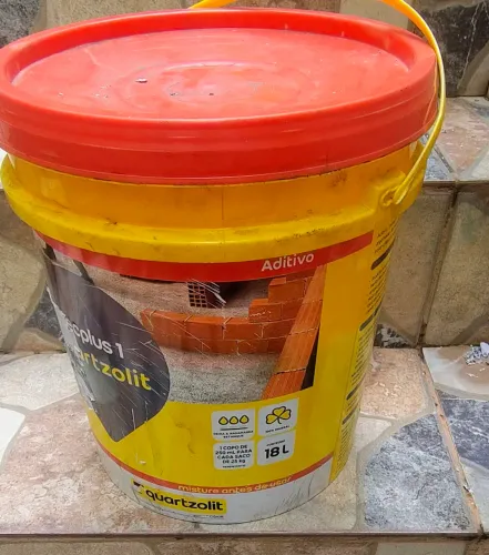 Chegou,impermeabilizante tcniplus 1 branco 18 valor R$150,00litros branco leito. 