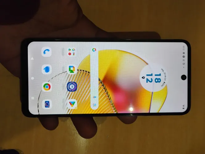 Moto g73 reiniciando sozinho