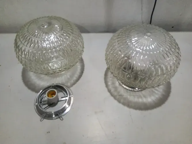 Luminária De Teto Plafonier Com Globo De Vidro Corrugado