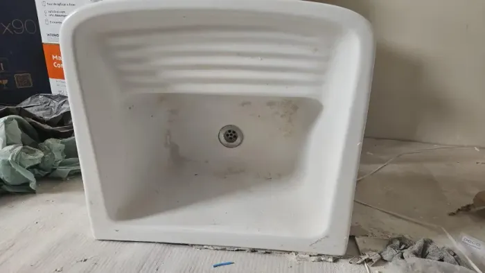 Tanque de louça sem coluna