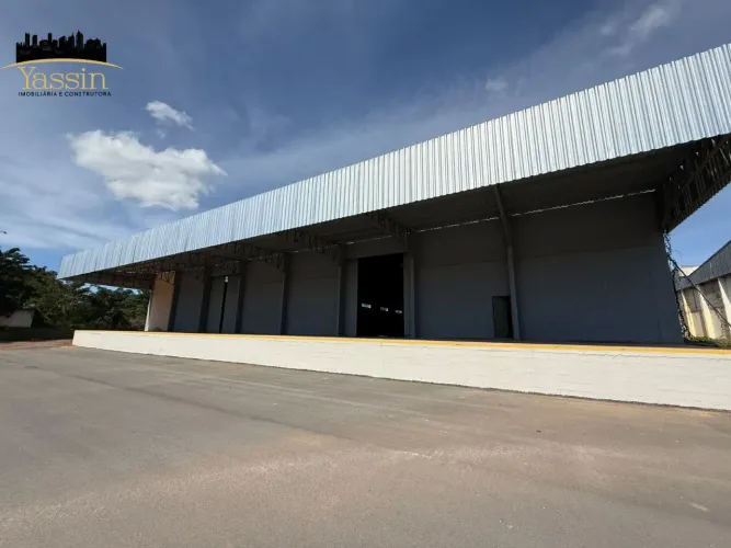Barracão Comercial para Locação no Distrito Industrial de Cuiabá-MT: 4 Salas, 2 Banheiros,