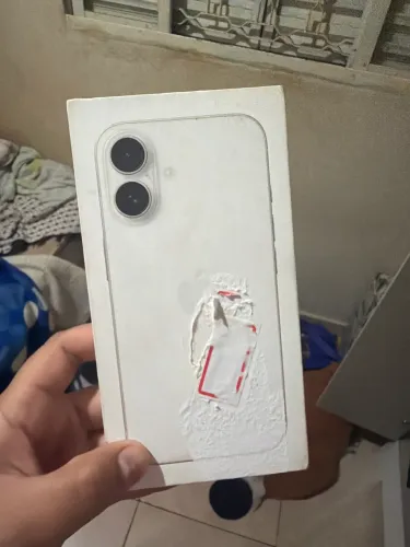 Caixa iPhone 16
