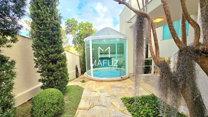 Residência de Alto Padrão à Venda no Alphaville  4 Quartos, Lazer e Vista para a Natureza