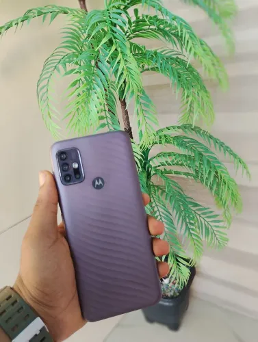 Motorola G30