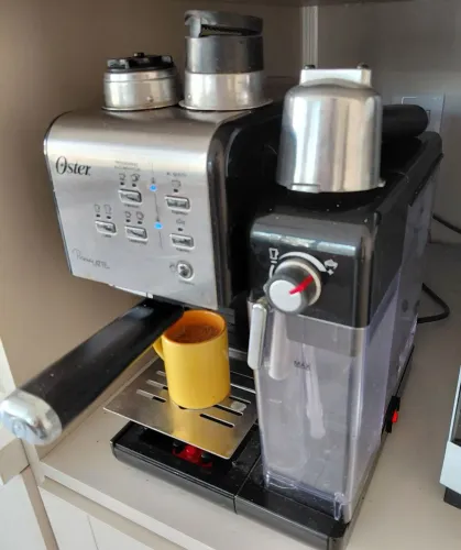 Cafeteira Oster Prima Latte