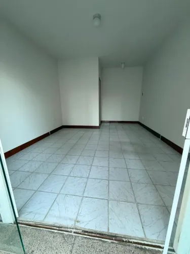 Imóvel para aluguel tem 20 metros quadrados em Centro - Criciúma - SC