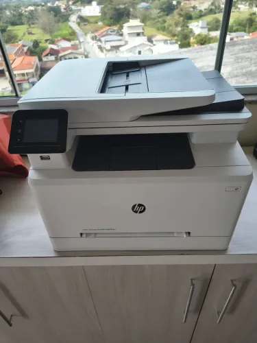 Impressora LaserJet colorida