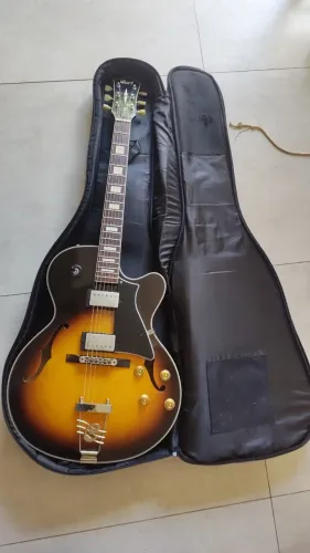 Guitarra Hollow Body Cort Yorktown