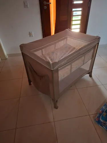 Berço cercadinho para bebê. Com bolsa para transportar, cortinado e colchão. Burigotto!