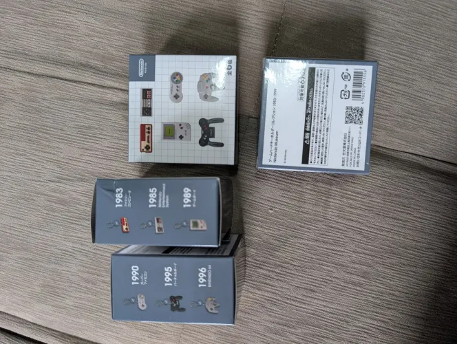Chaveiro aleatório sortido Nintendo Museum exclusivo controle UNITÁRIO 