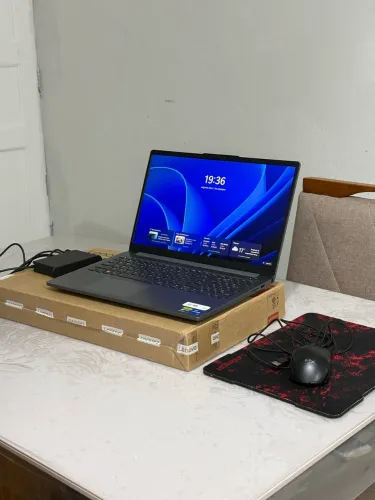 Lenovo LOQ 15IAX9E